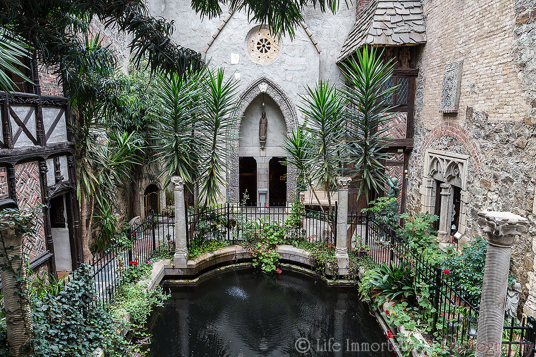 Hammond Castle Courtyard